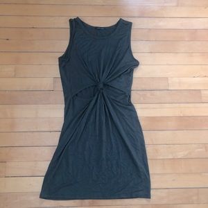 Juniors cut out knot dress, green size S